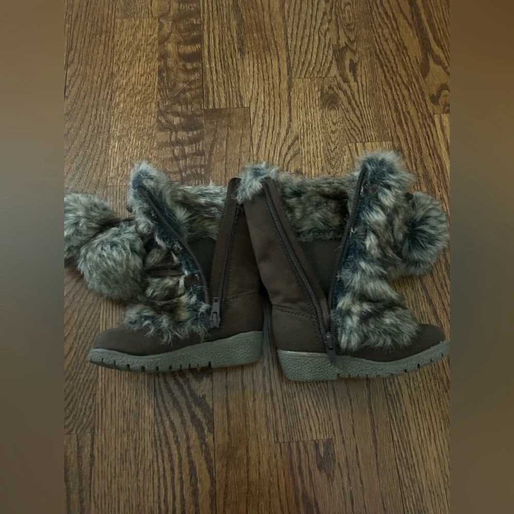 Old Navy Brown Faux Fur Bear Hug Winter Boots Cozy Cabin Core Toddler 7 18-24M